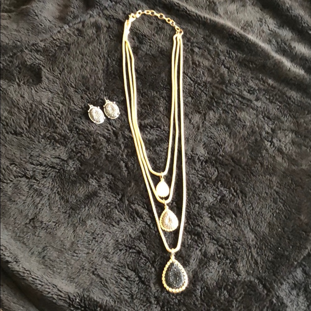 🦋🦋Necklace and earring set🦋🦋